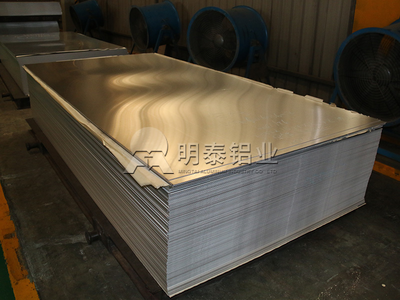 5m49鋁板：優質門板料，環保耐用